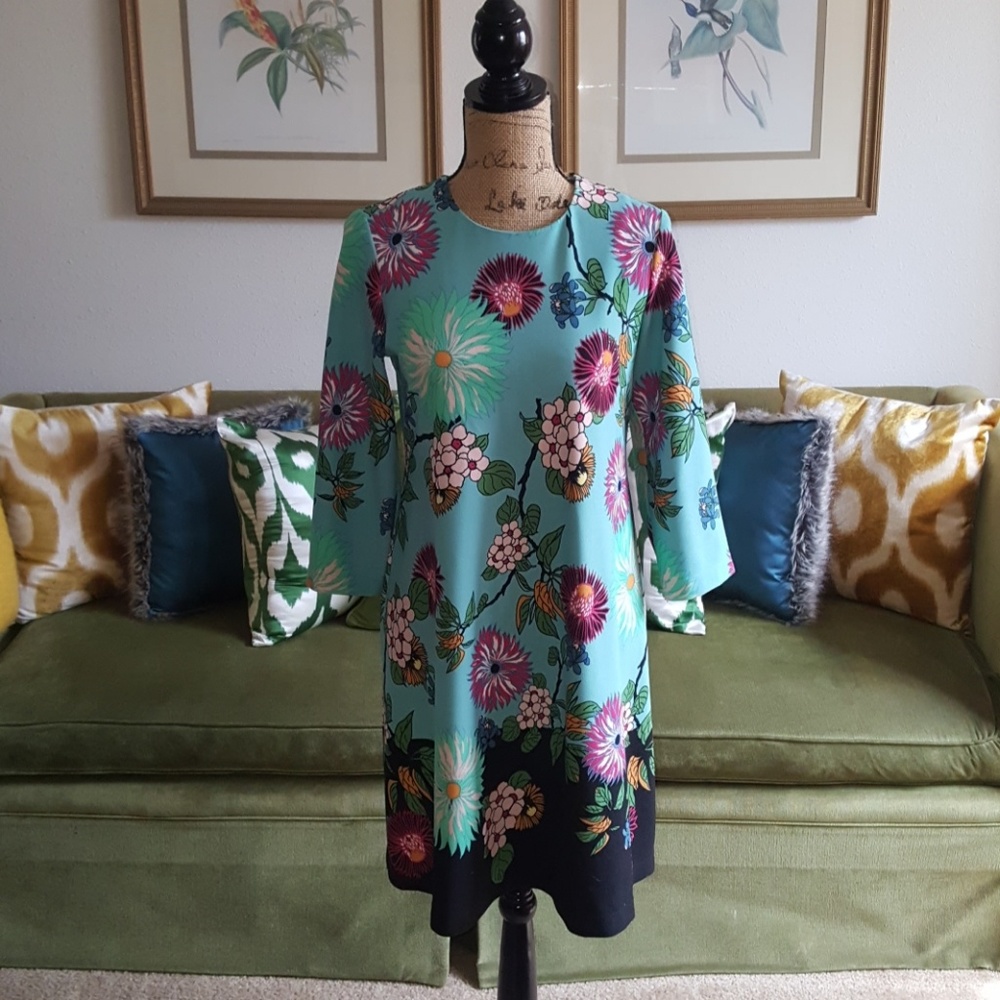 Gorgeous Gabby Skye floral dress.